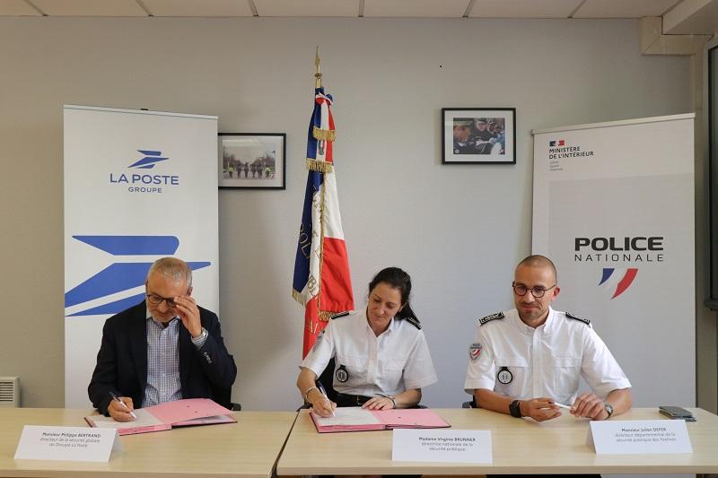 Signature d'une convention entre la police nationale et le groupe La Poste